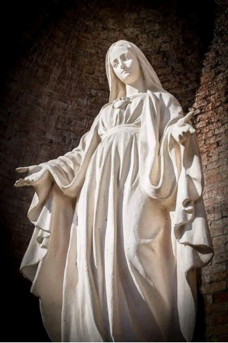 Statue ng Birheng Maria