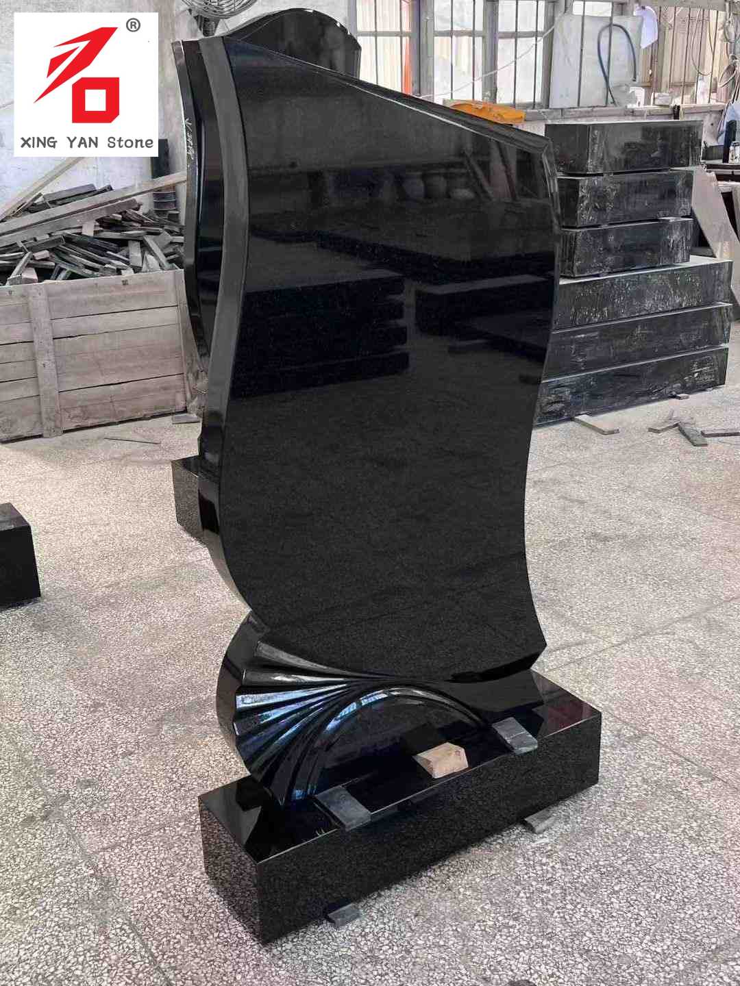 Itim na hugis artistikong lapida